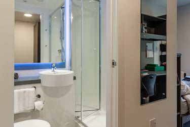 Classic En Suite at Benedict's Gate, 71 St Benedict's Street, City Centre, Norwich, NR24FB - Image 6